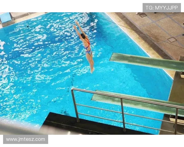 跳水运动的技艺与魅力：从基本动作到世界级跳水选手的训练与突破